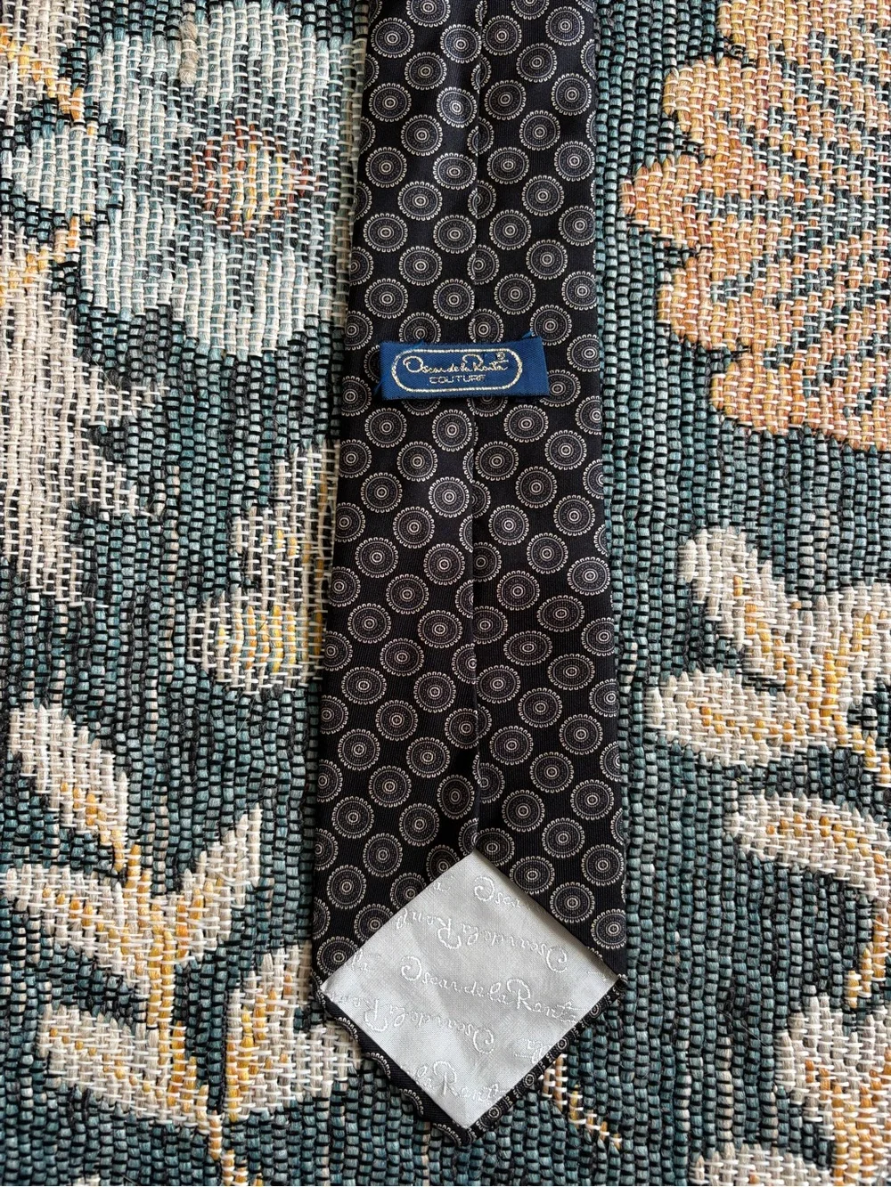 Oscar de la Renta Couture Grey and Navy Medallion Silk Tie